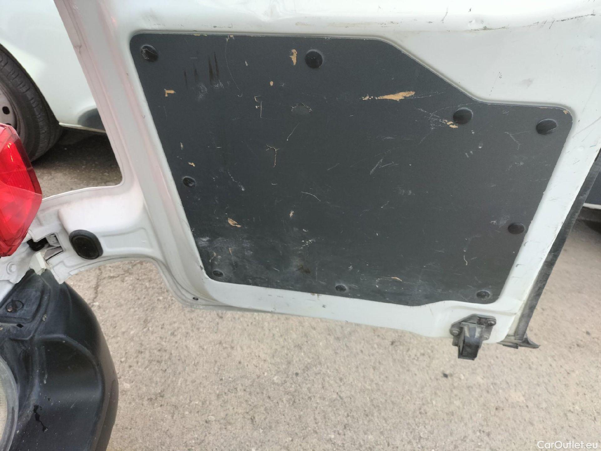  Opel  Vivaro OPEL  / 2019 / 4P / furgón 1.5 D 88kW (120CV) M Std Express M.P. DC #41