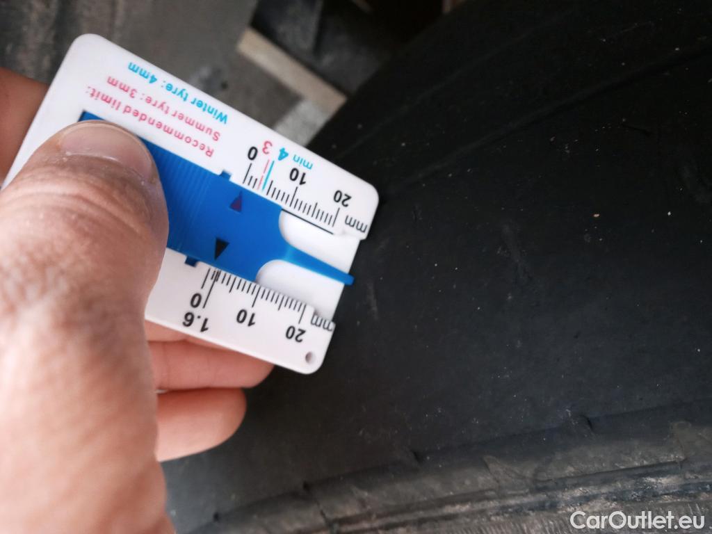  Land Rover  Discovery VOLKSWAGEN Transporter / 2020 / 4P / furgón Furgón Corto TN 2.0 TDI 110kW 4MO #31