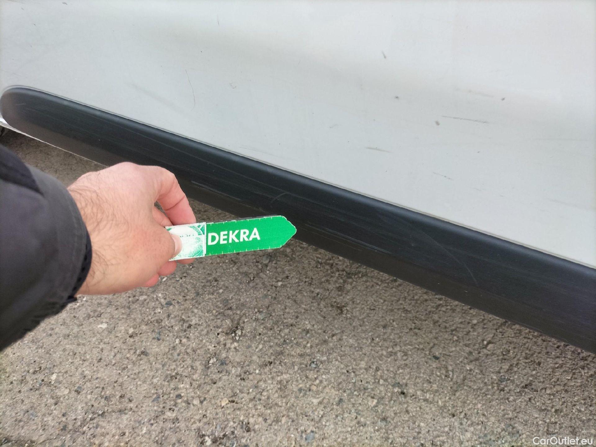  Opel  Vivaro OPEL  / 2019 / 4P / furgón 1.5 D 88kW (120CV) M Std Express M.P. DC #56