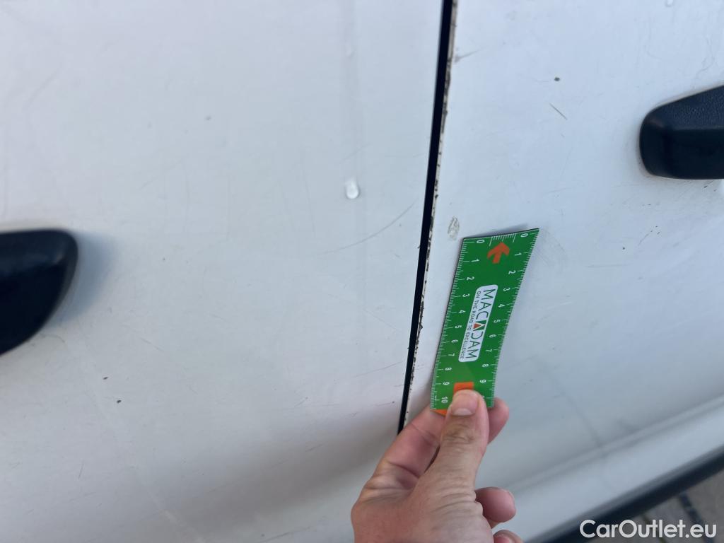  Opel  Vivaro OPEL  / 2019 / 4P / combi 1.5 Diésel 88kW (120CV) L Std Express #16