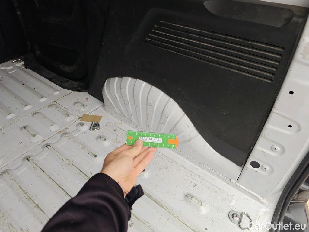  Opel  Combo OPEL  / 2018 / 3P / furgón derivado de turismo Cargo L 1000kg Diesel 1.5 100HP S&S MT E (AC) #10