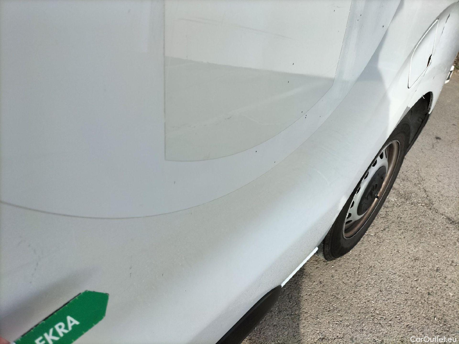  Opel  Vivaro OPEL  / 2019 / 4P / furgón 1.5 D 88kW (120CV) M Std Express M.P. DC #23