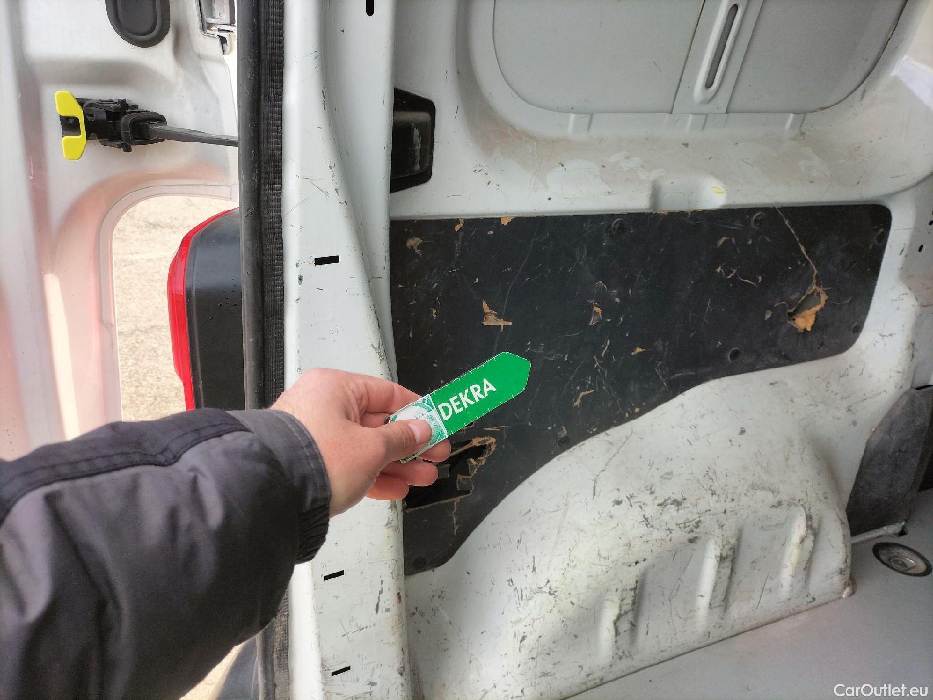  Opel  Vivaro OPEL  / 2019 / 4P / furgón 1.5 D 88kW (120CV) M Std Express M.P. DC #44