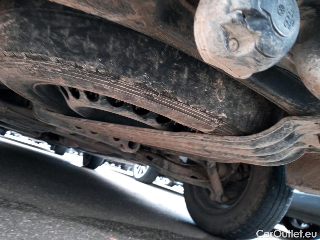  Land Rover  Discovery VOLKSWAGEN Transporter / 2020 / 4P / furgón Furgón Corto TN 2.0 TDI 110kW 4MO #32