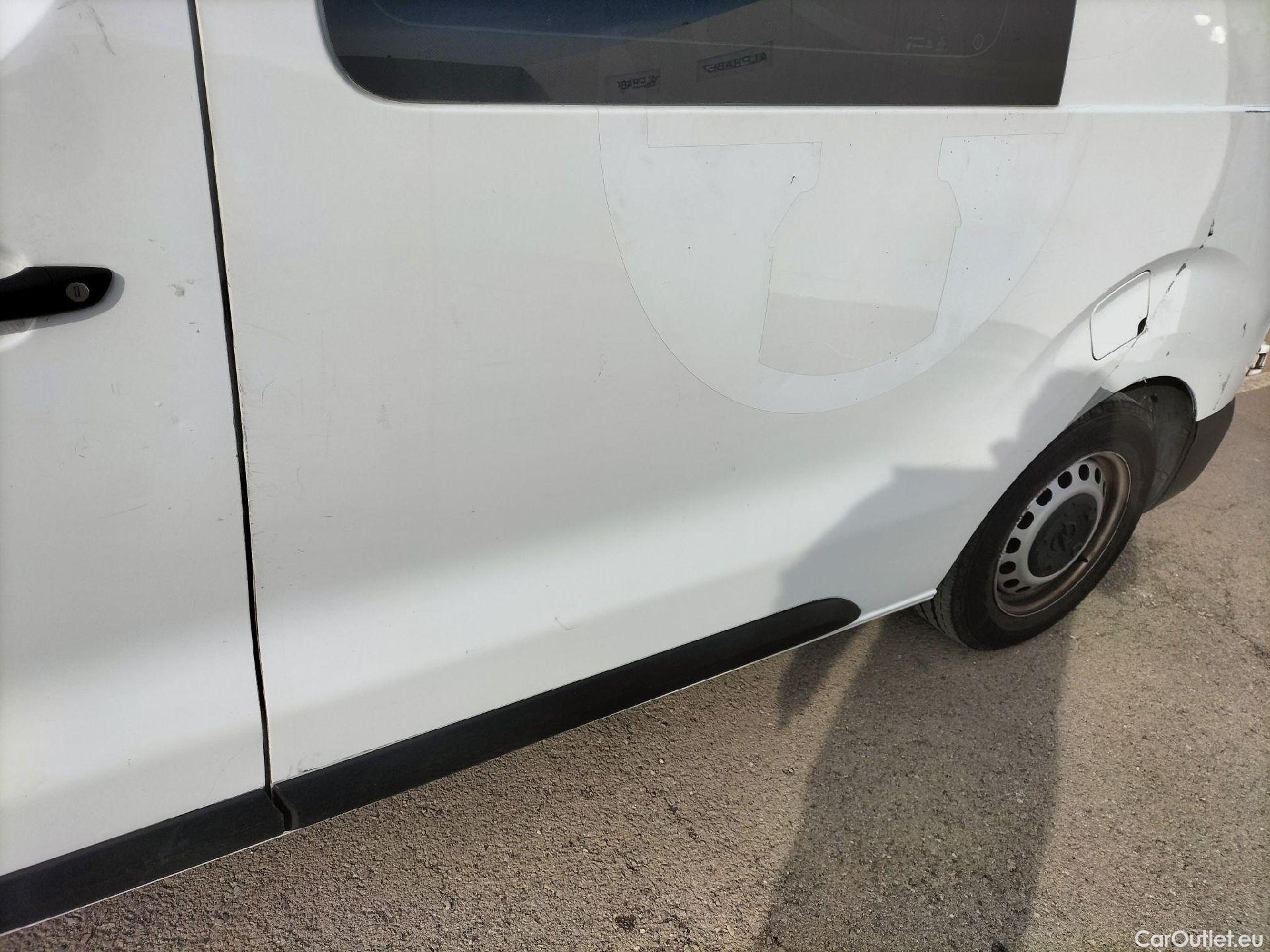  Opel  Vivaro OPEL  / 2019 / 4P / furgón 1.5 D 88kW (120CV) M Std Express M.P. DC #24