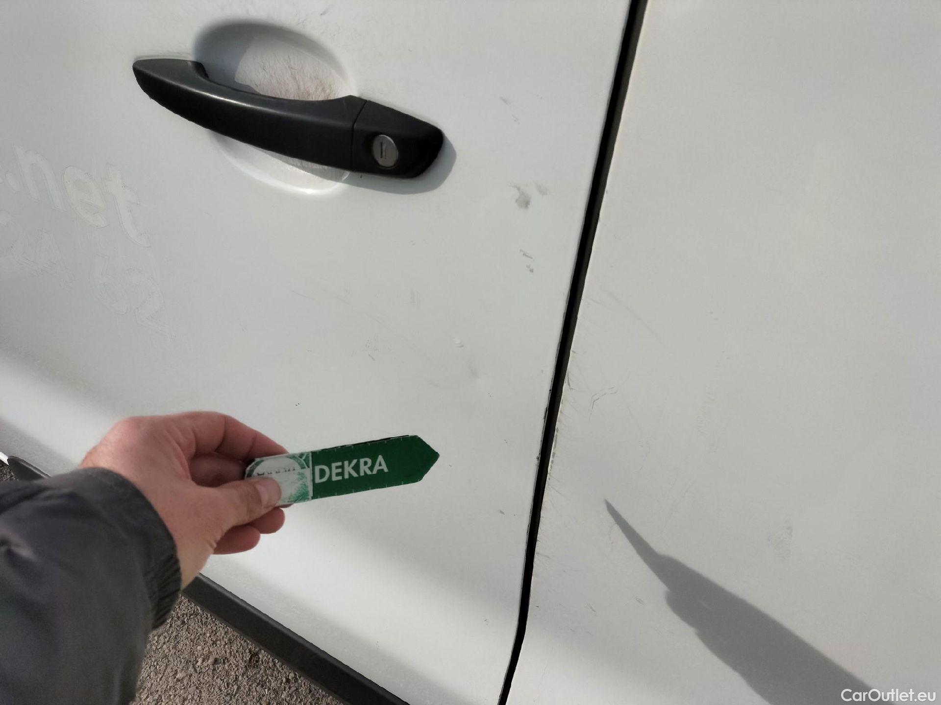  Opel  Vivaro OPEL  / 2019 / 4P / furgón 1.5 D 88kW (120CV) M Std Express M.P. DC #18