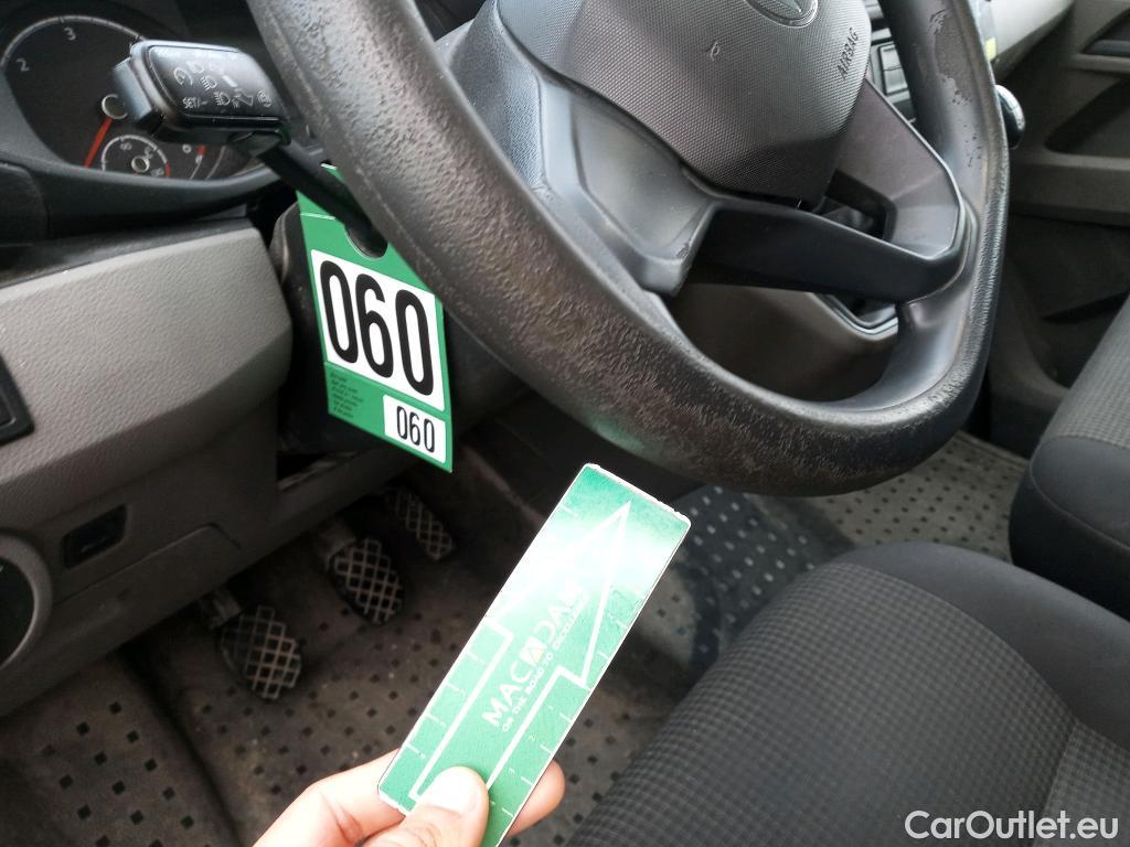  Land Rover  Discovery VOLKSWAGEN Transporter / 2020 / 4P / furgón Furgón Corto TN 2.0 TDI 110kW 4MO #4