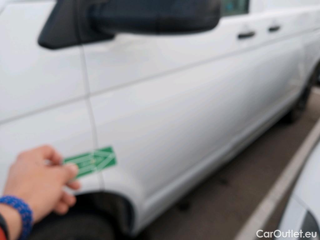  Land Rover  Discovery VOLKSWAGEN Transporter / 2020 / 4P / furgón Furgón Corto TN 2.0 TDI 110kW 4MO #26