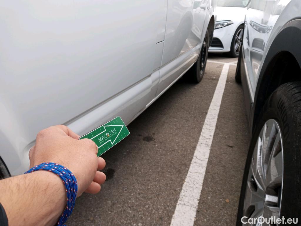  Land Rover  Discovery VOLKSWAGEN Transporter / 2020 / 4P / furgón Furgón Corto TN 2.0 TDI 110kW 4MO #25