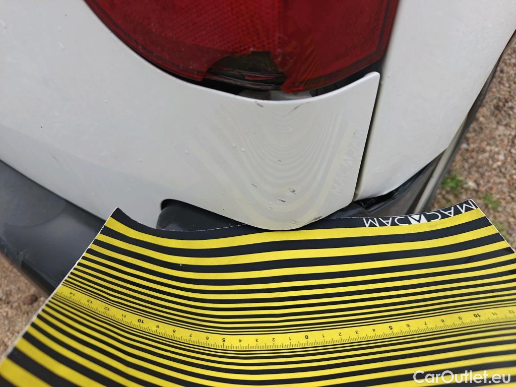  Opel  Combo OPEL  / 2018 / 3P / furgón derivado de turismo Cargo L 1000kg Diesel 1.5 100HP S&S MT E (AC) #69