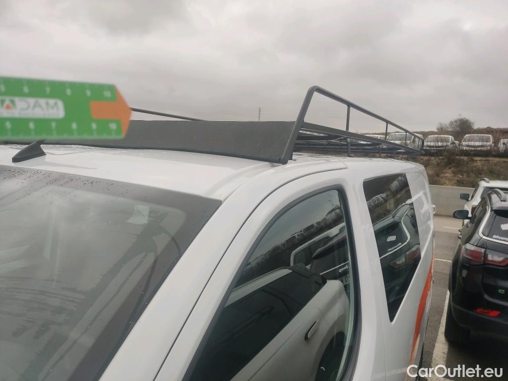  Peugeot  Expert PEUGEOT  / 2016 / 4P / furgón Doble Cab Repl 2.0 Pro BlueHDi 145 Long #29