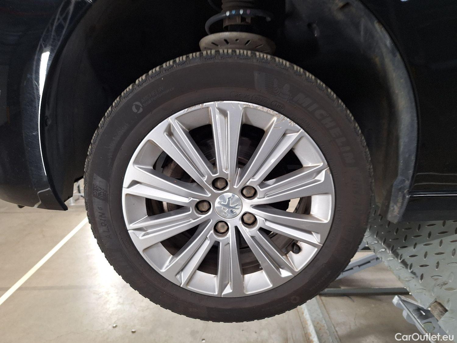  Peugeot  308 Peugeot,  FL'17, Peugeot  1.5 BlueHDi 130 S&S EAT8 Allure Pack 5 #15