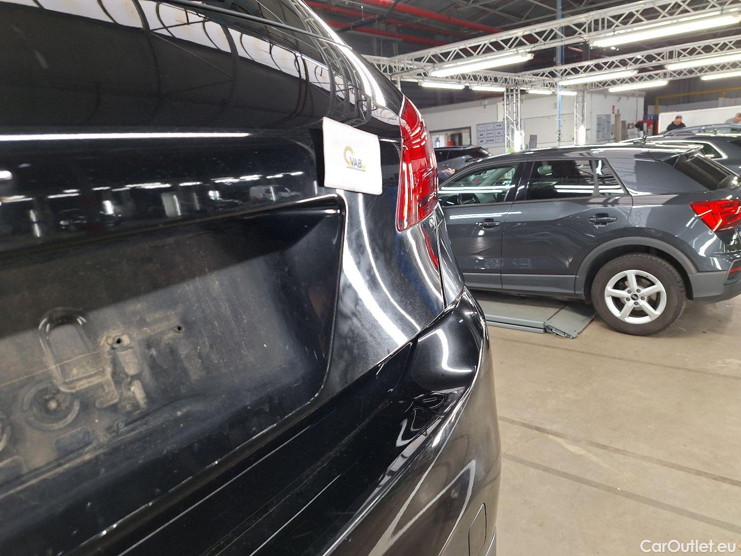  Peugeot  308 Peugeot,  FL'17, Peugeot  1.5 BlueHDi 130 S&S EAT8 Allure Pack 5 #22