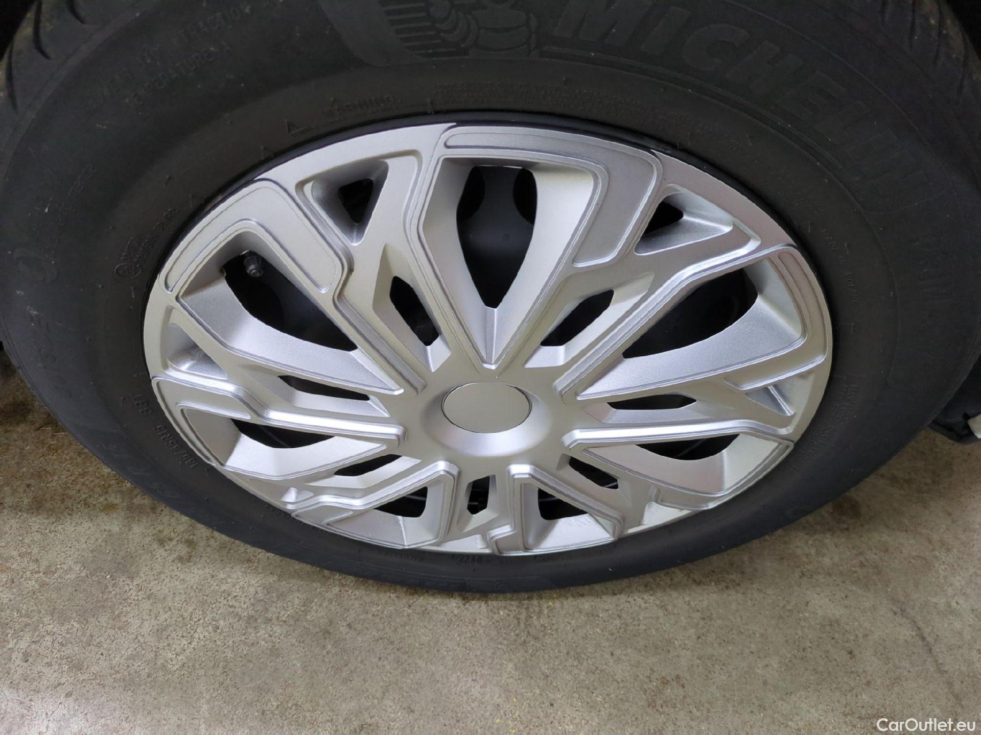  Renault  Clio  IV Air MediaNav 1.5 dCi 75CV BVM5 E6 #4