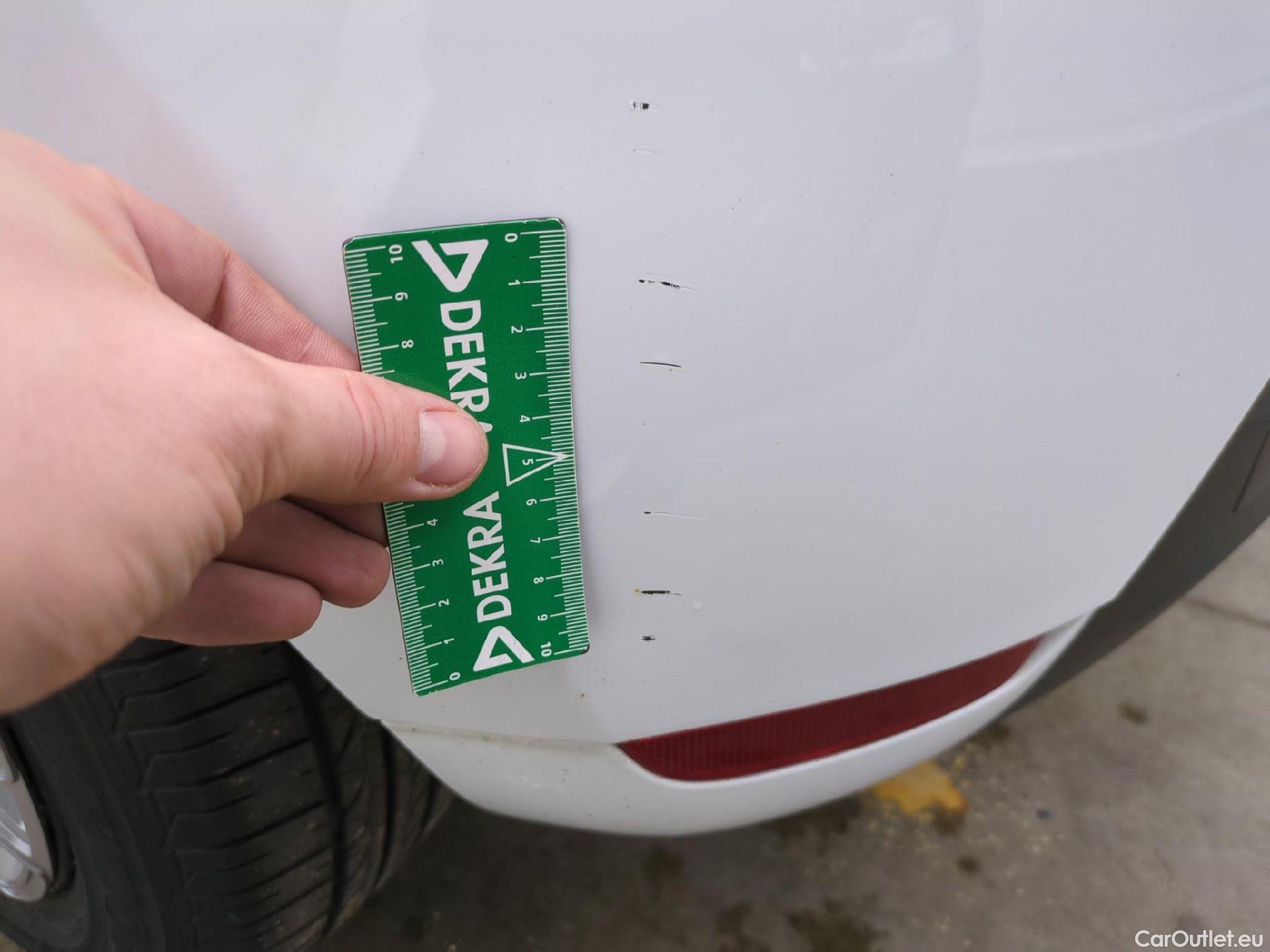  Renault  Clio  IV Air MediaNav 1.5 dCi 75CV BVM5 E6 #16