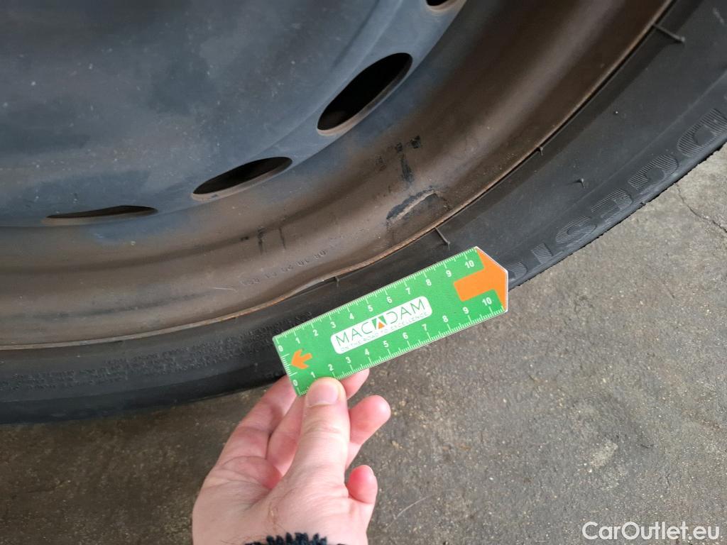  Peugeot  208  Premium 1.5 HDi 100CV BVM6 E6d #4