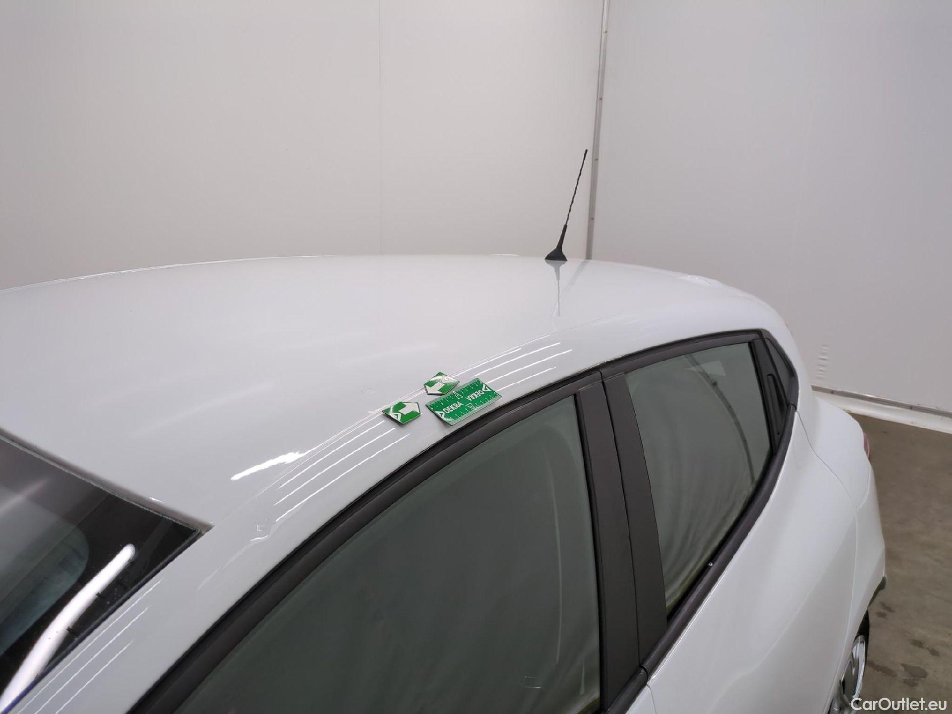  Renault  Clio  IV Air MediaNav 1.5 dCi 75CV BVM5 E6 #47