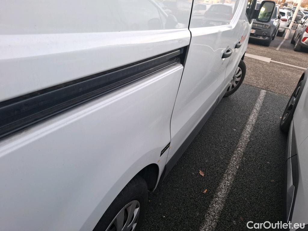  Renault  Trafic RENAULT  / 2014 / 4P / Fourgon tôlé &FG GCF L1H1 1200 dCi 95 E6 #1
