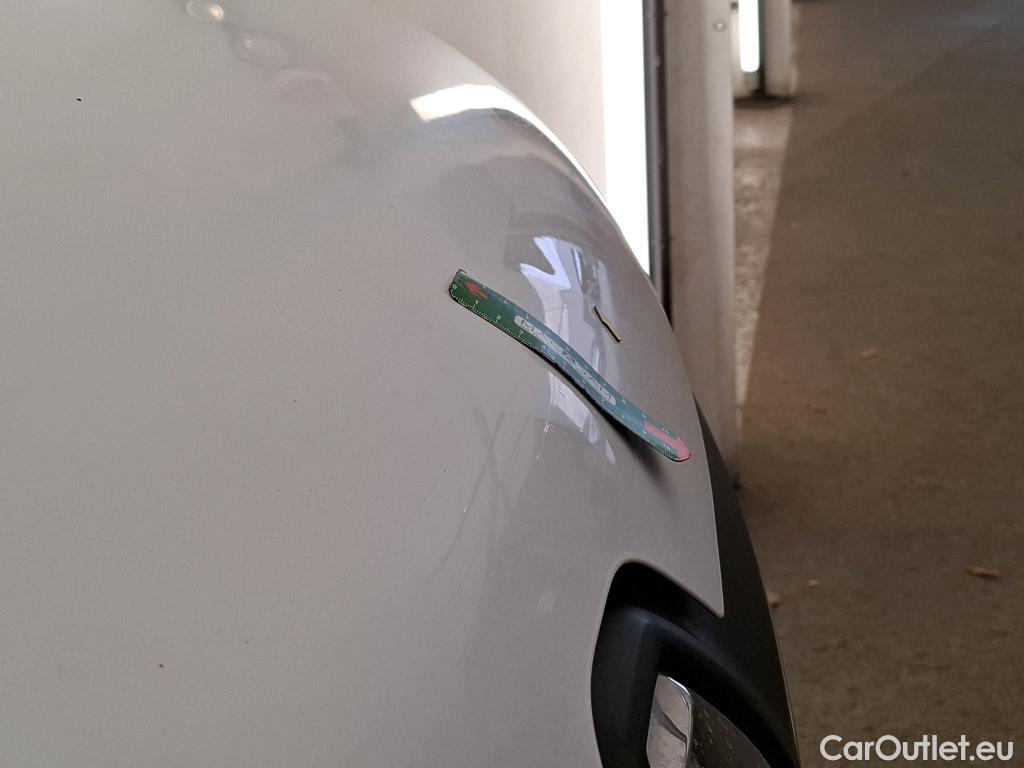  Renault  Master  III Fourgon L3H2 3 5 Grand Confort dCi 135CV BVM6 7 Sieges E6dT #31