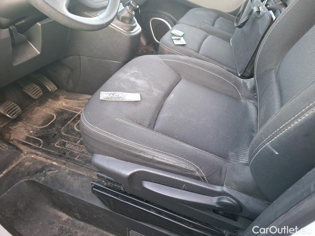  Renault  Trafic RENAULT  / 2014 / 4P / Fourgon tôlé &FG GCF L1H1 1200 dCi 95 E6 #25