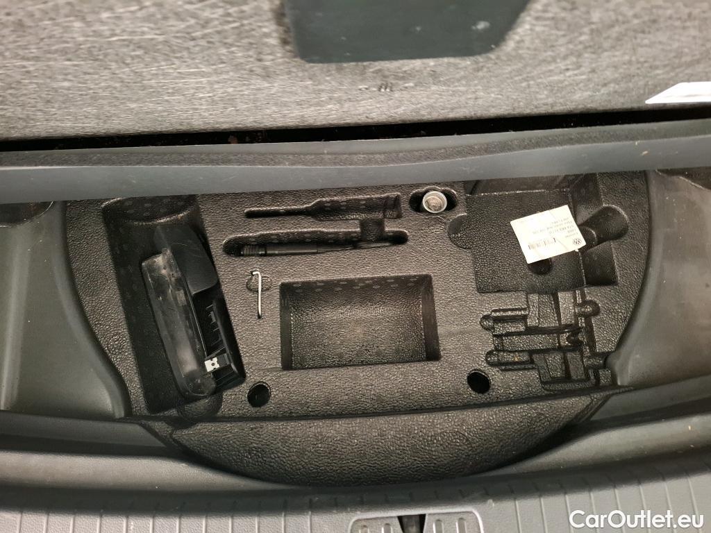  Volkswagen  Touran  Style 1.5 TSI 150CV BVA7 E6d #9