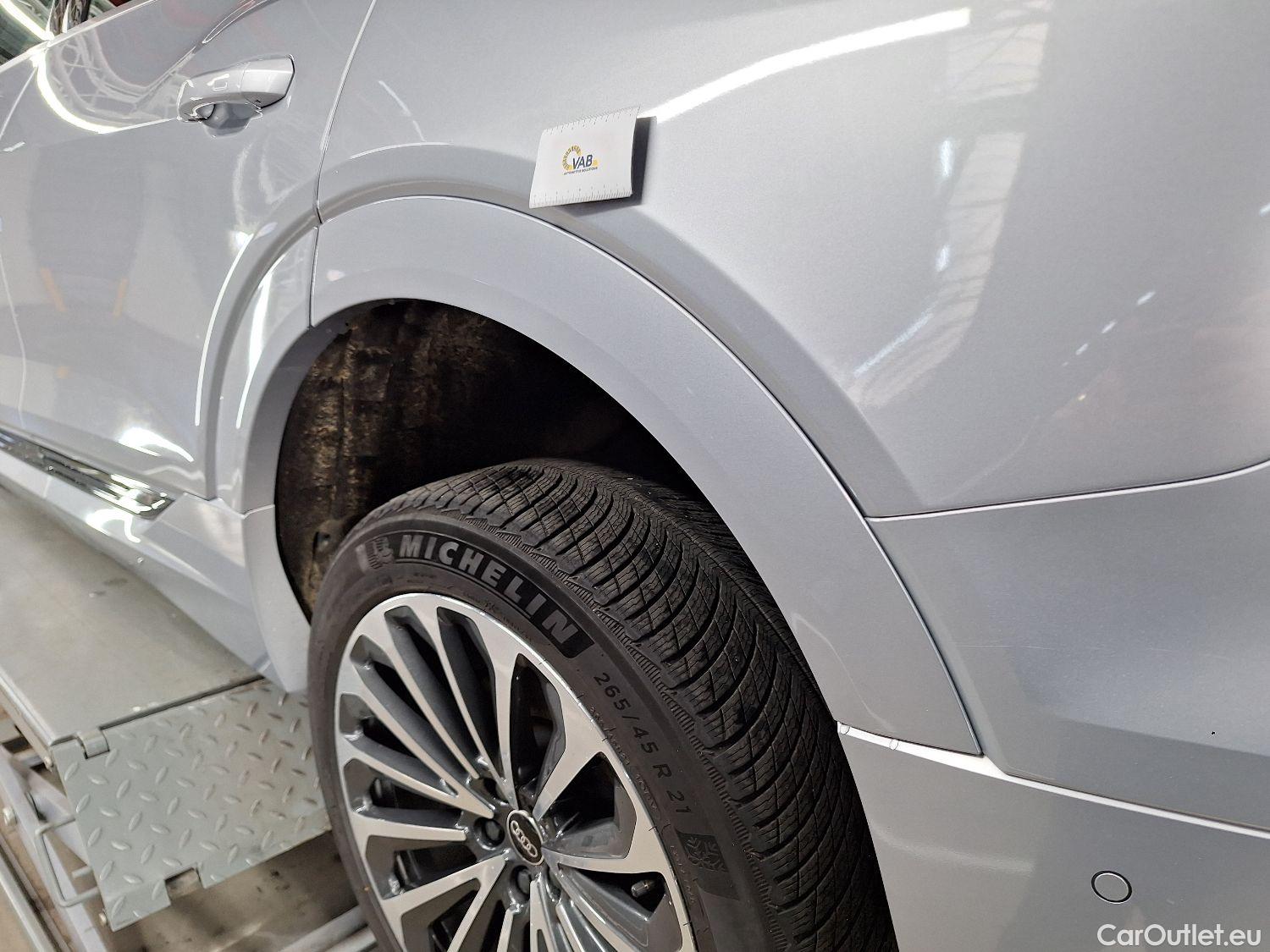  Audi  E-TRON Audi,  '19 BEV, Audi  55 Quattro Advanced 5d #23