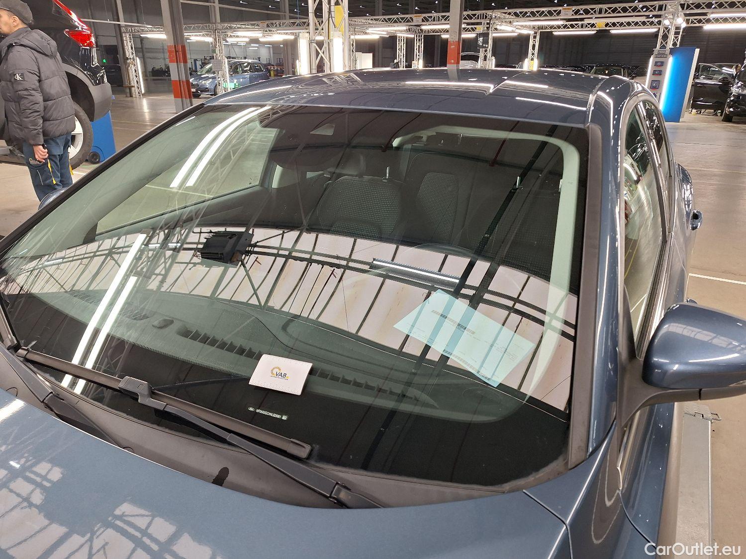  Ford  Focus Ford,  '18, Ford  1.0i EcoB. 74kW Trend Ed. Business 5d #7