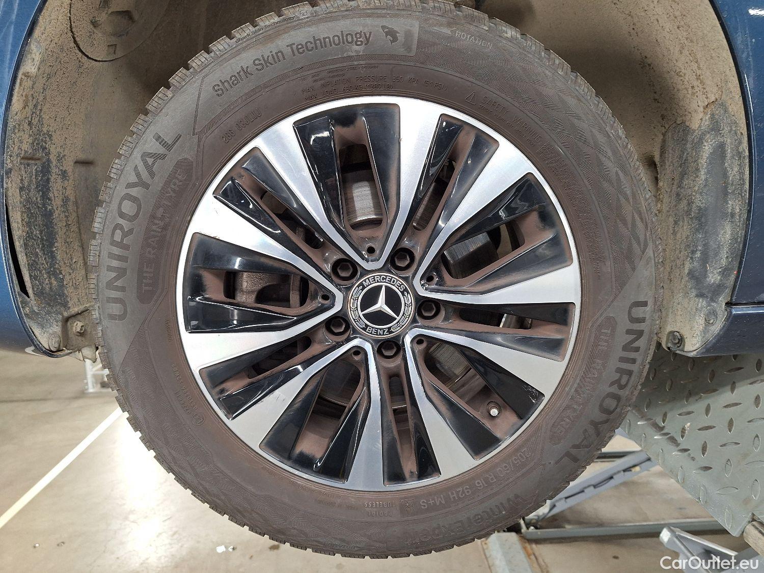  Mercedes  A-Klasse Mercedes, A-Class Berline '18, Mercedes-Benz  Limousine A 180d Business S #6