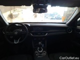  Alfa Romeo   STELVIO ALFA ROMEO / 2017 / 5P / SUV 2.2 TURBO DIESEL 190CV BUSINESS AT8 Q4 #3