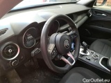  Alfa Romeo   STELVIO ALFA ROMEO / 2017 / 5P / SUV 2.2 TURBO DIESEL 190CV BUSINESS AT8 Q4 #92