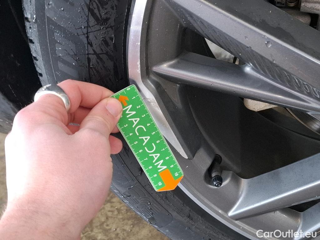  DS  DS7 DS DS 7 Crossback / 2017 / 5P / SUV E-TENSE 225 RIVOLI #18