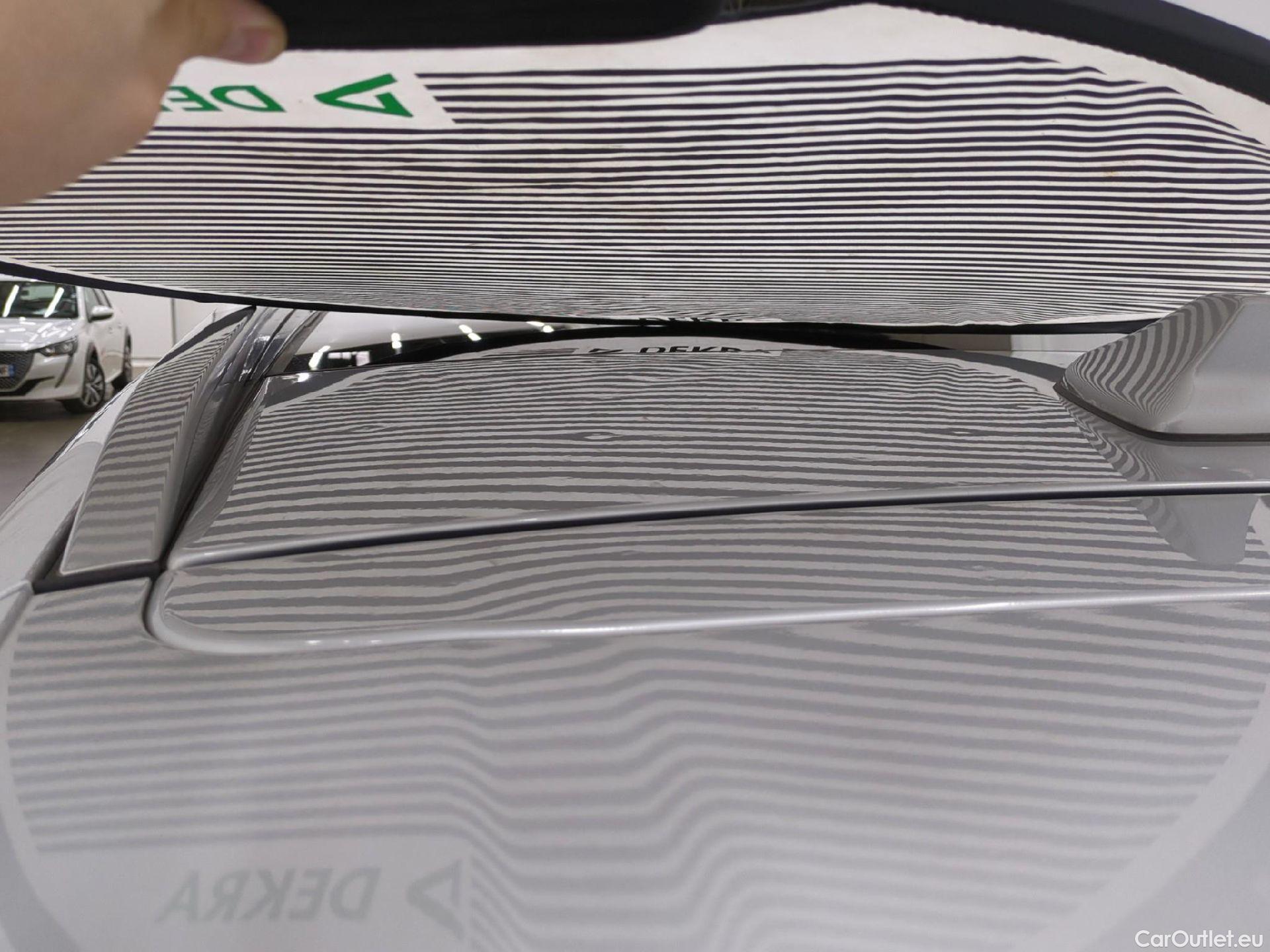  KIA  Sorento KIA  / 2020 / 5P / SUV 1.6 T-GDI PHEV 4WD DESIGN AUTO 7-SEATS #13