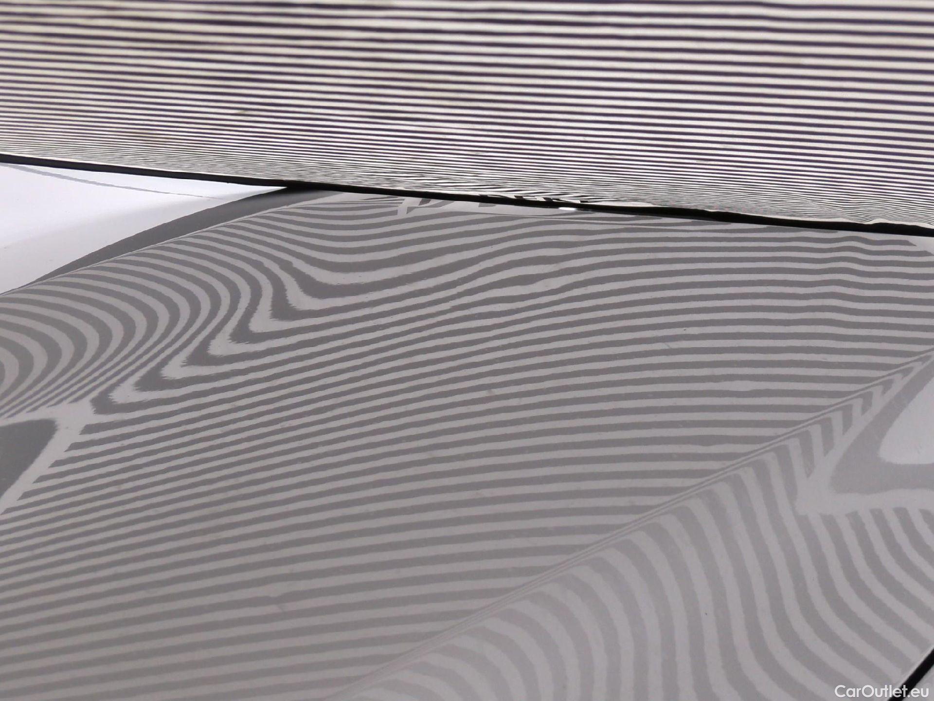  KIA  Sorento KIA  / 2020 / 5P / SUV 1.6 T-GDI PHEV 4WD DESIGN AUTO 7-SEATS #27