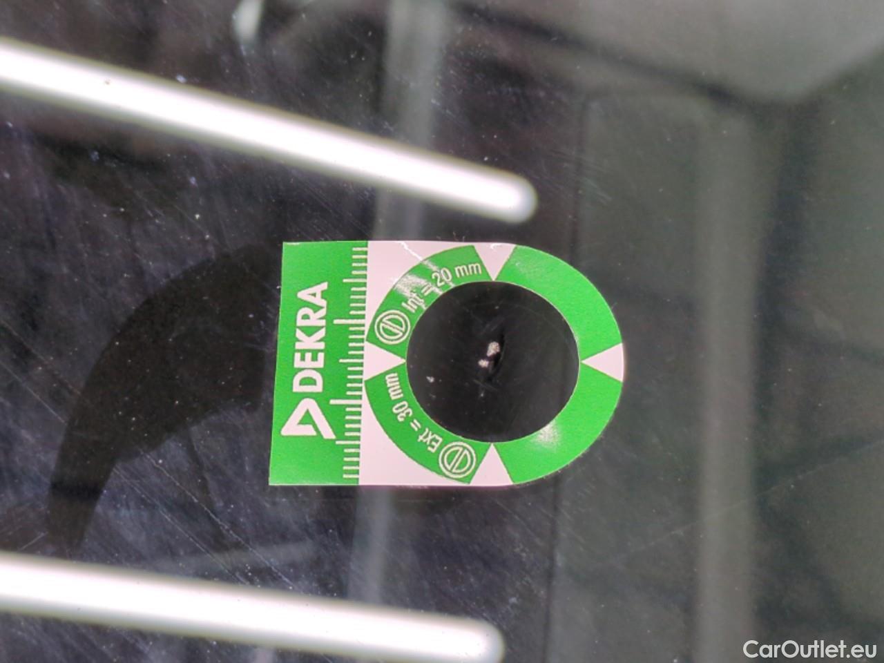  KIA  Sorento KIA  / 2020 / 5P / SUV 1.6 T-GDI PHEV 4WD DESIGN AUTO 7-SEATS #2