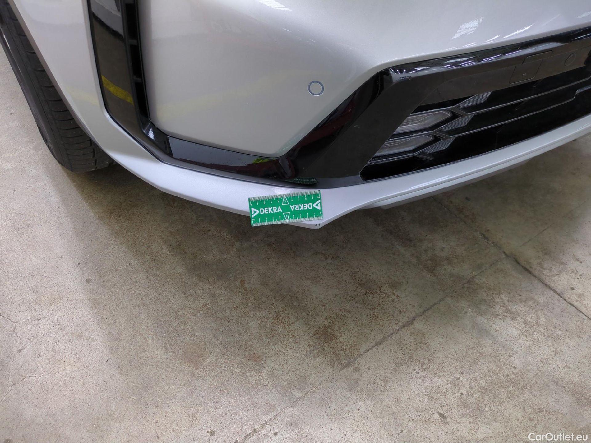  KIA  Sorento KIA  / 2020 / 5P / SUV 1.6 T-GDI PHEV 4WD DESIGN AUTO 7-SEATS #31