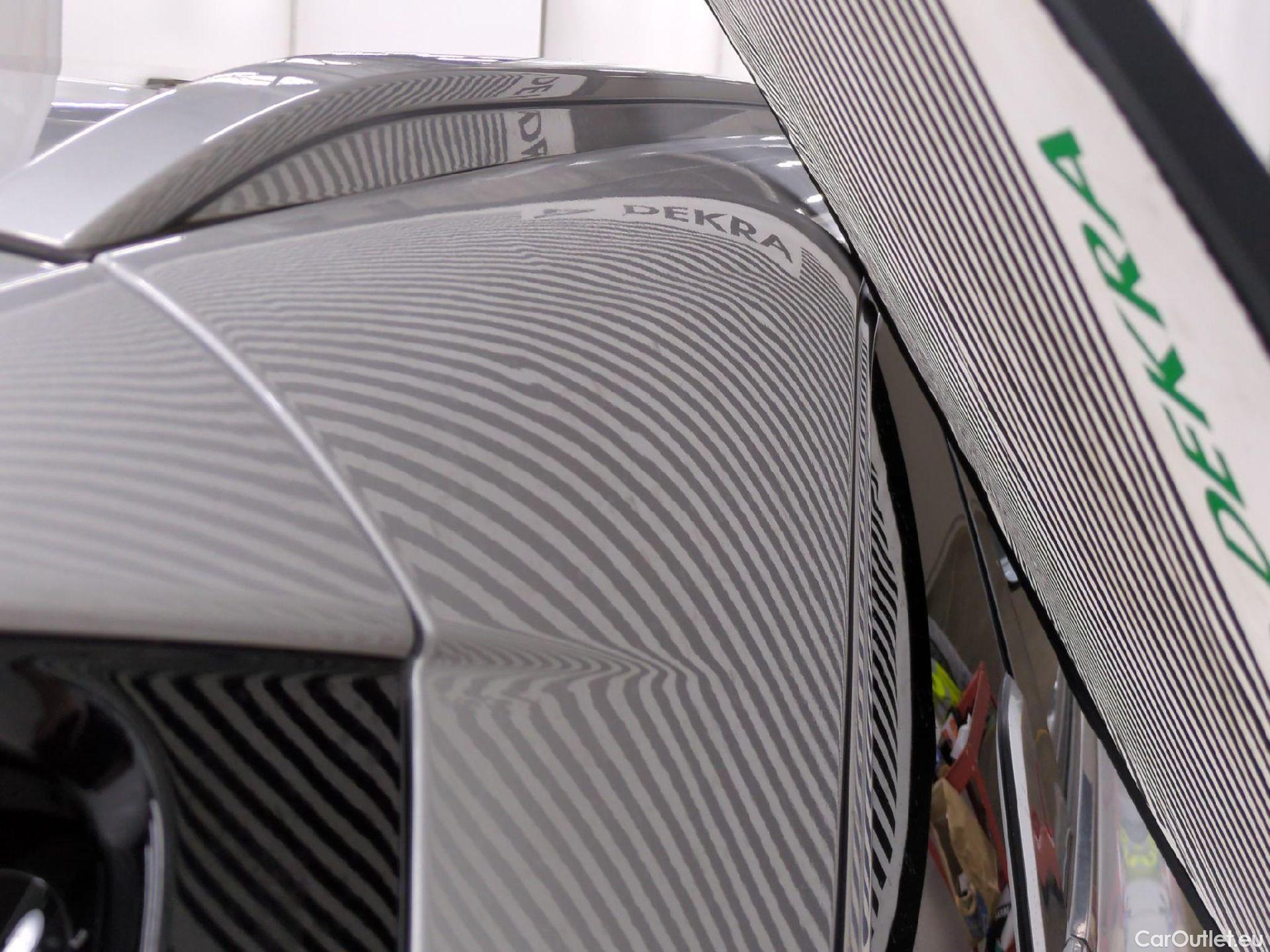  KIA  Sorento KIA  / 2020 / 5P / SUV 1.6 T-GDI PHEV 4WD DESIGN AUTO 7-SEATS #7