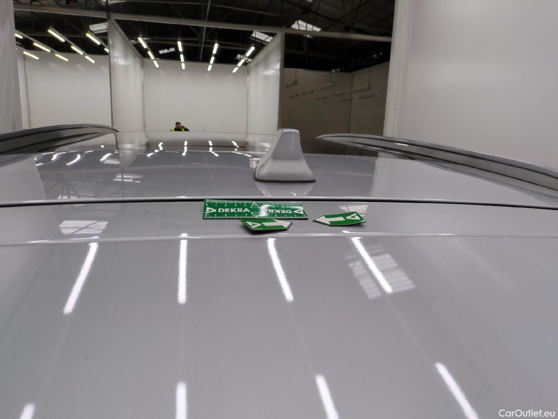  KIA  Sorento KIA  / 2020 / 5P / SUV 1.6 T-GDI PHEV 4WD DESIGN AUTO 7-SEATS #16