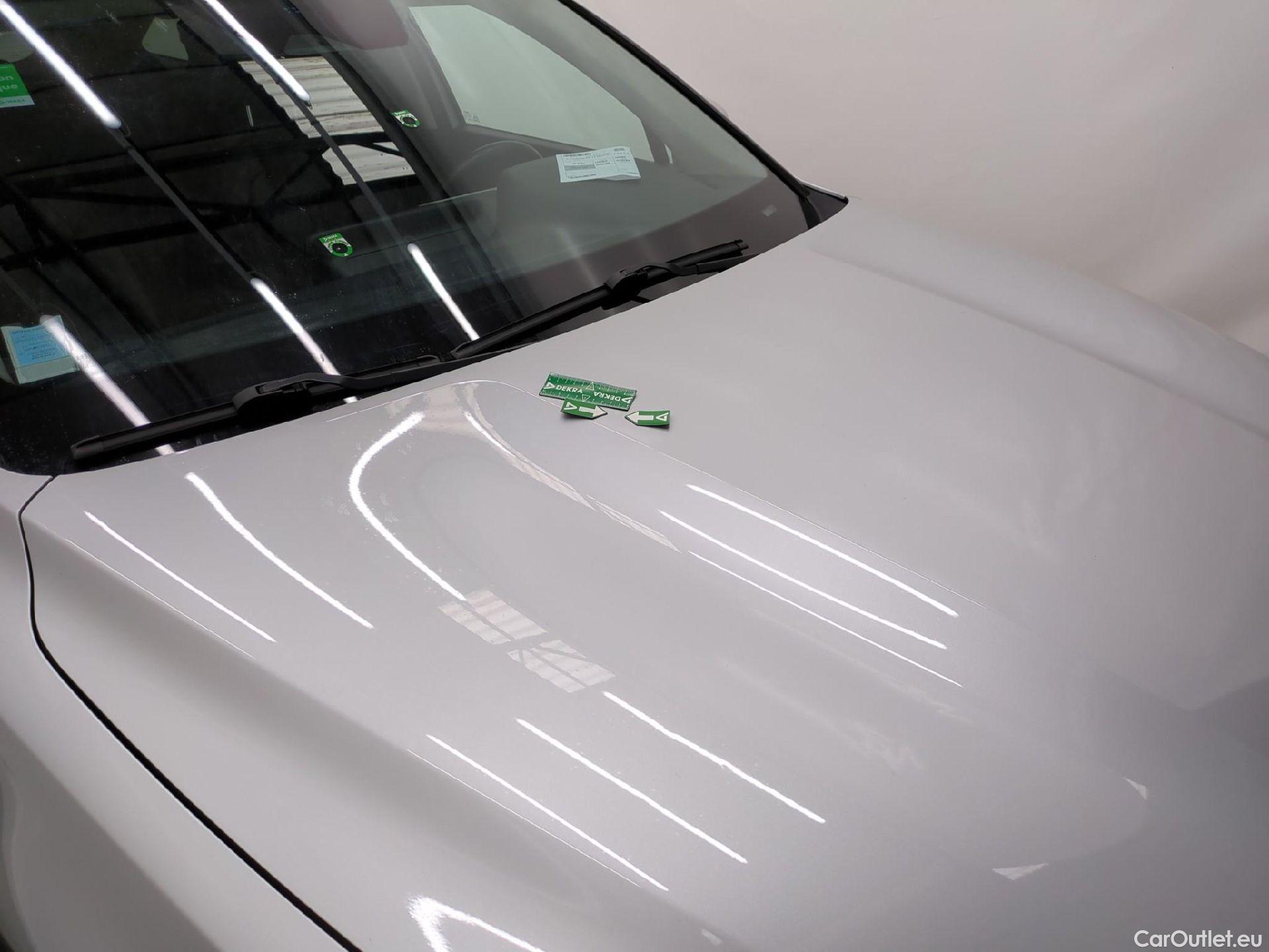  KIA  Sorento KIA  / 2020 / 5P / SUV 1.6 T-GDI PHEV 4WD DESIGN AUTO 7-SEATS #23