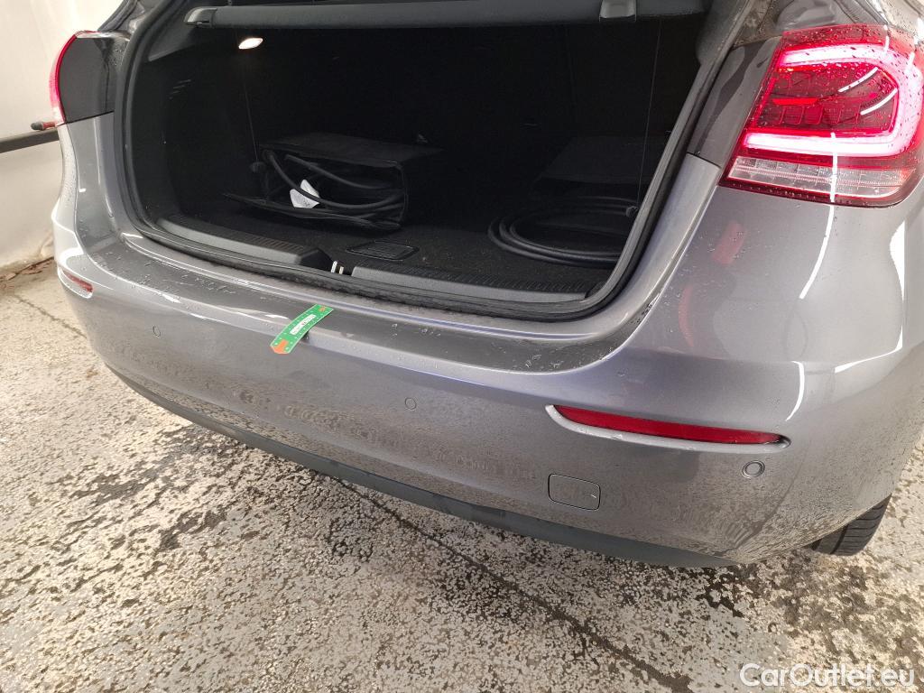  Mercedes  A-Klasse MERCEDES-BENZ Classe A Compact / 2018 / 5P / Berline A 250 e Business Line 8G-DCT #4