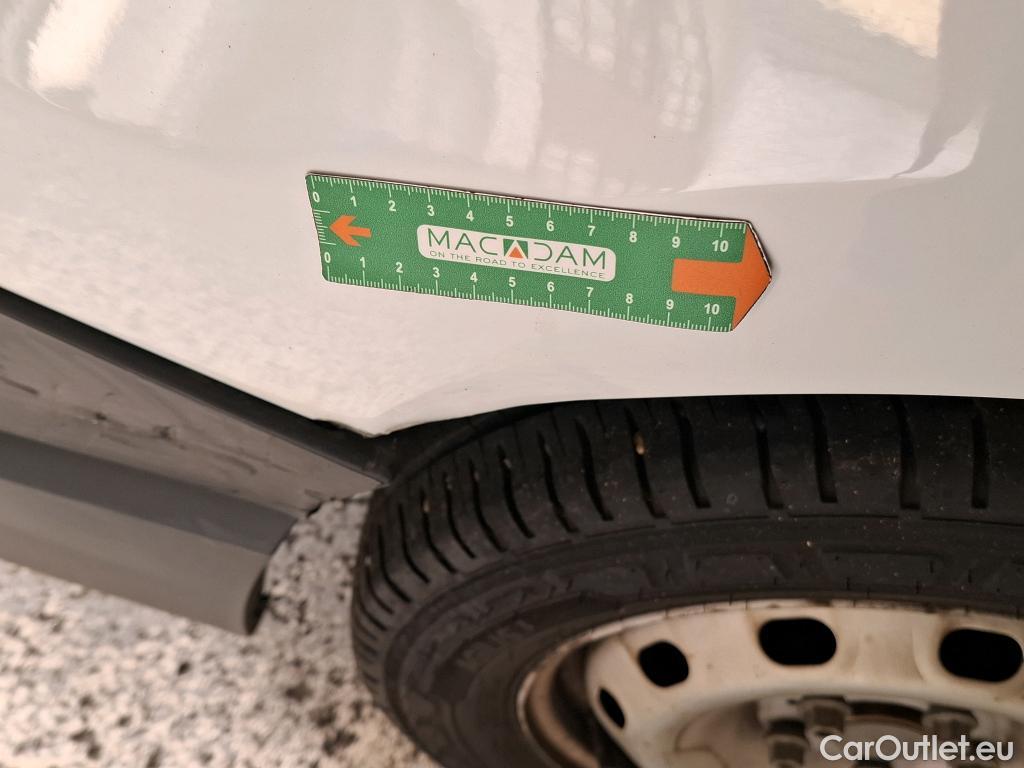  Renault  Trafic RENAULT  VU 4p Fourgon CA CF L2H1 1200 dCi 95 E6 #13