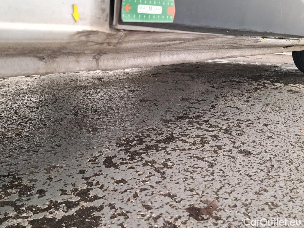  Renault  Trafic RENAULT  VU 4p Fourgon CA CF L2H1 1200 dCi 95 E6 #2