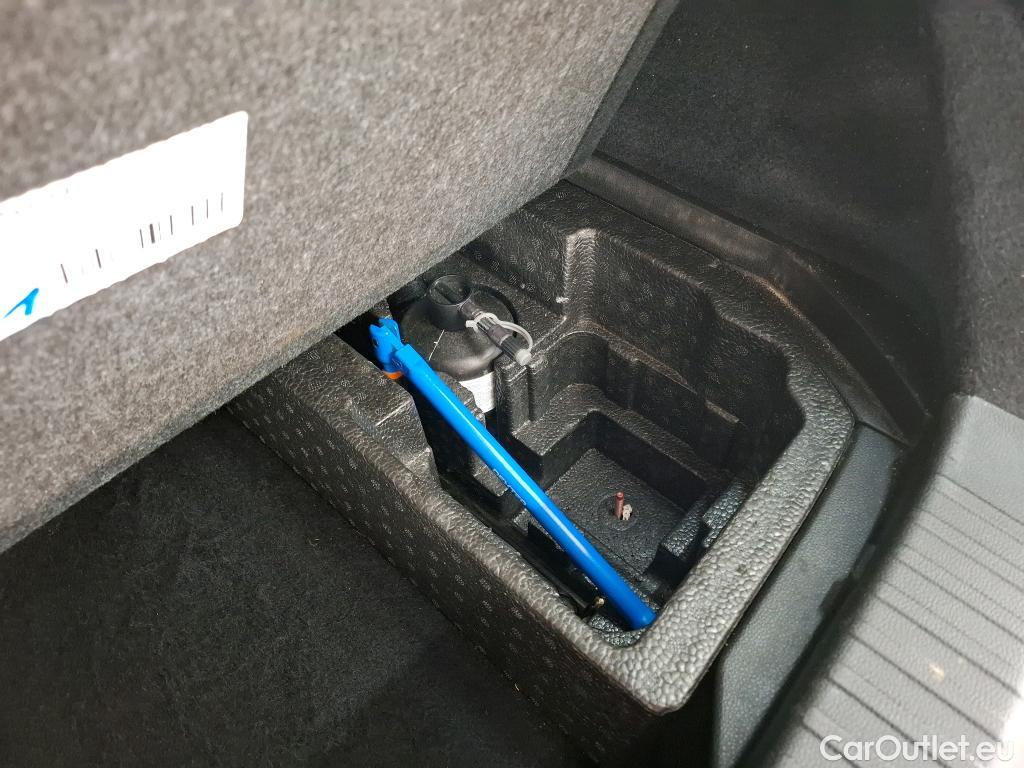  Renault  Captur RENAULT  / 2019 / 5P / SUV Intens E-Tech hybride recharg 160 - 21 #14