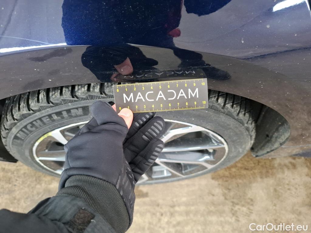  Toyota  Corolla TOYOTA  / 2018 / 5P / Berline Hybride 122h Collection #65