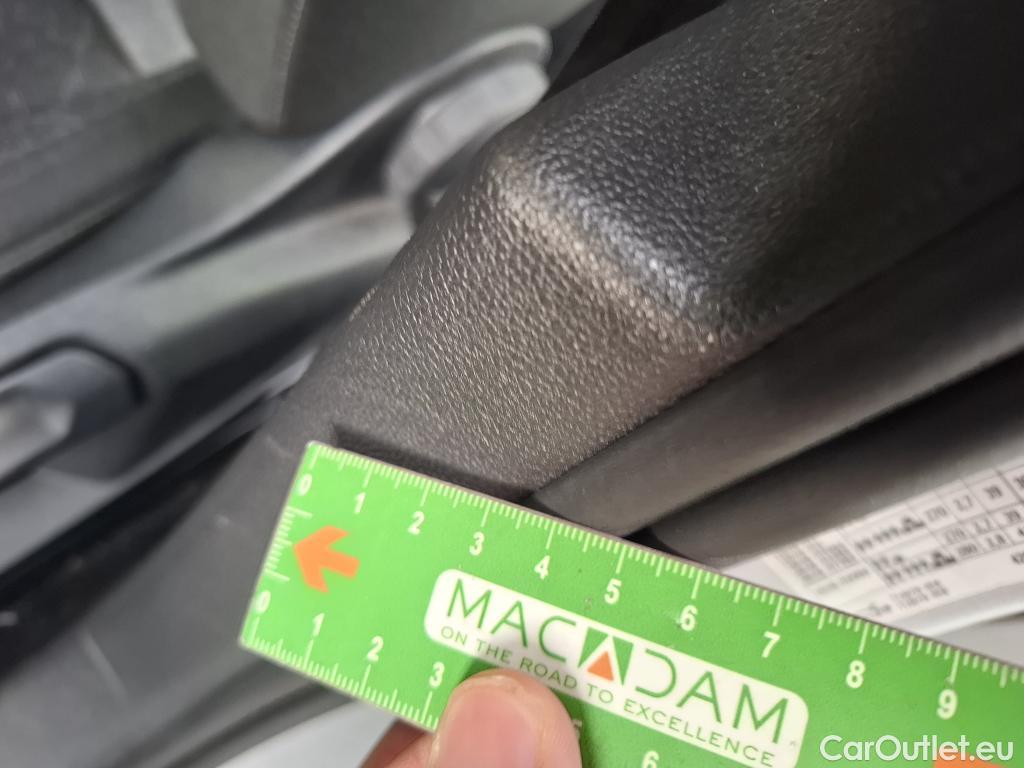  Volkswagen  Golf  VOLKSWAGEN / 2020 / 5P / Berline 2.0 TDI SCR 150 DSG7 Life Busi 1st #39