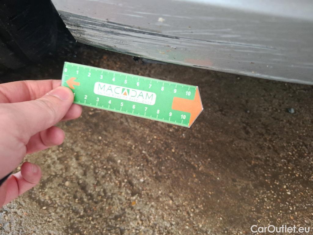  Volkswagen  Golf  VOLKSWAGEN / 2020 / 5P / Berline 2.0 TDI SCR 150 DSG7 Life Busi 1st #17