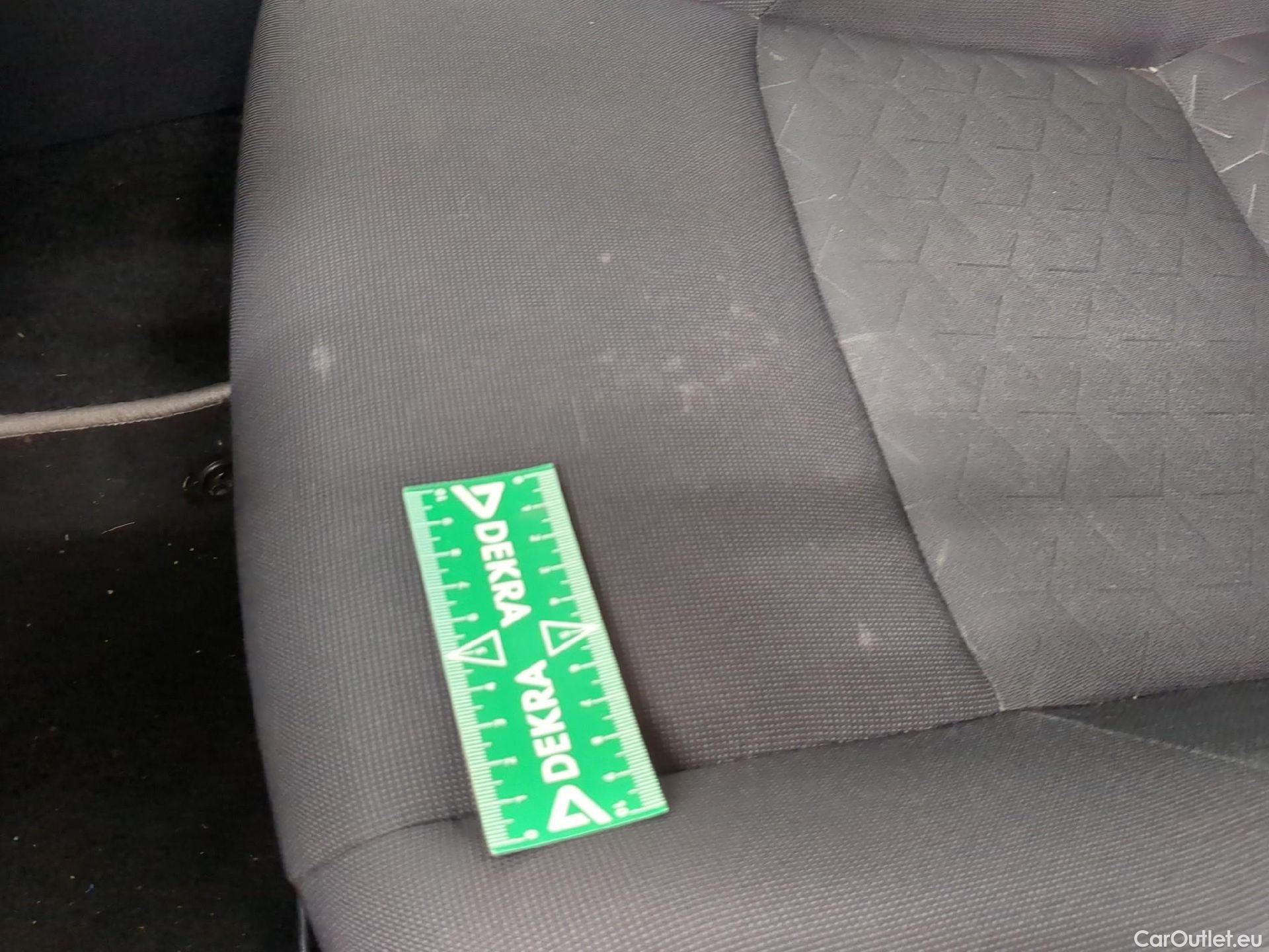  Toyota  Corolla TOYOTA  Touring Sports / 2018 / 5P / Break Hybride 122h Dynamic Business Stage Acad #1