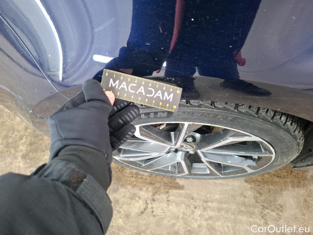  Toyota  Corolla TOYOTA  / 2018 / 5P / Berline Hybride 122h Collection #66