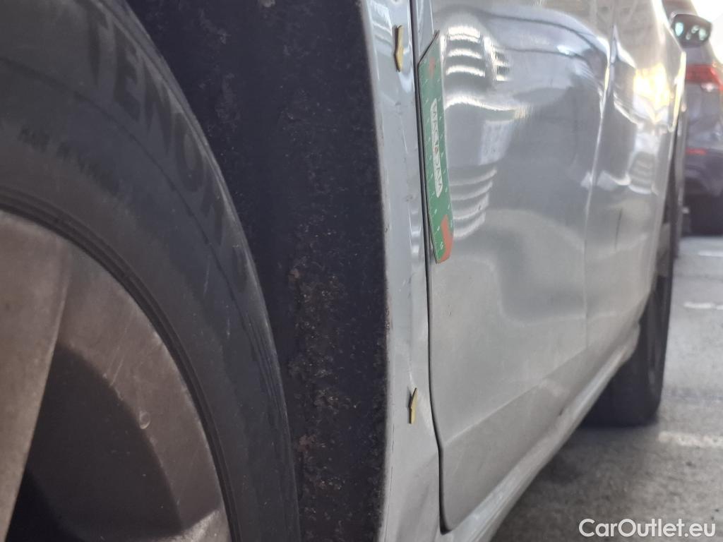  Volkswagen  Golf  VOLKSWAGEN / 2020 / 5P / Berline 2.0 TDI SCR 150 DSG7 Life Busi 1st #12