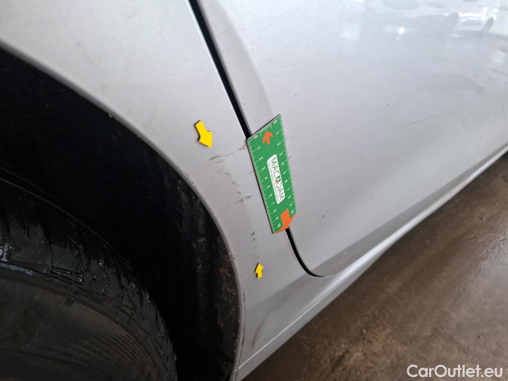  Volkswagen  Golf  VOLKSWAGEN / 2020 / 5P / Berline 2.0 TDI SCR 150 DSG7 Life Busi 1st #11