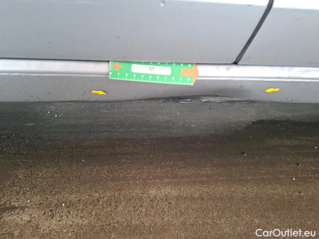  Volkswagen  Golf  VOLKSWAGEN / 2020 / 5P / Berline 2.0 TDI SCR 150 DSG7 Life Busi 1st #9